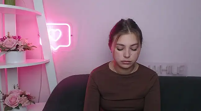 Snapshot of MilanaAngelAs chatting on March 2025 10:39:02 AM MilanaAngelAs online show from March 2025 10:39:02 AM