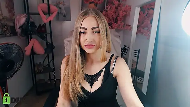 Snapshot of _KittyBoo chatting on December 2024 07:47:01 AM KittyBoo online show from December 2024 07:47:01 AM