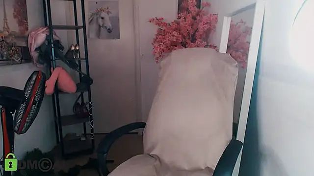 Snapshot of _KittyBoo chatting on December 2024 07:50:01 AM KittyBoo online show from December 2024 07:50:01 AM