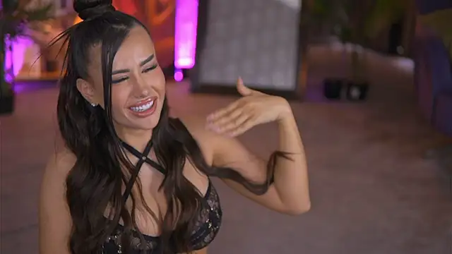 EvaZane online show from February 2025 03:05:01 PM