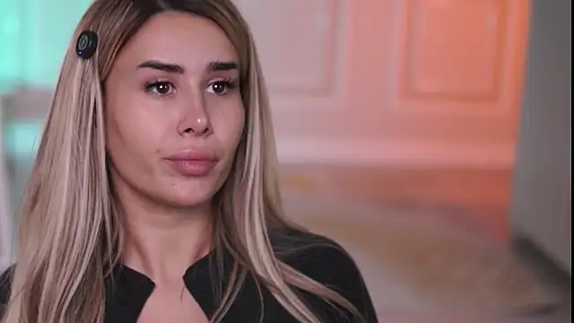 Snapshot of EvaZane chatting on November 2025 09:37:02 PM EvaZane online show from November 2025 09:37:02 PM