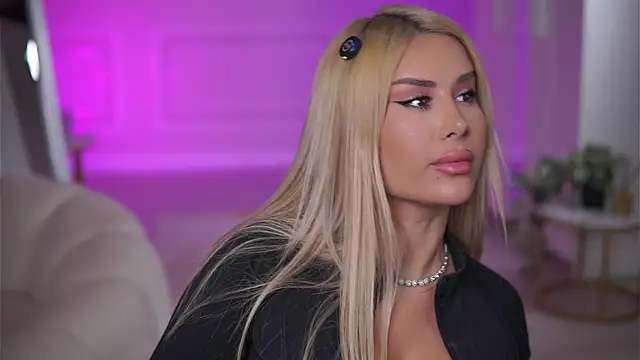 Snapshot of EvaZane chatting on January 2026 08:35:01 PM EvaZane online show from January 2026 08:35:01 PM