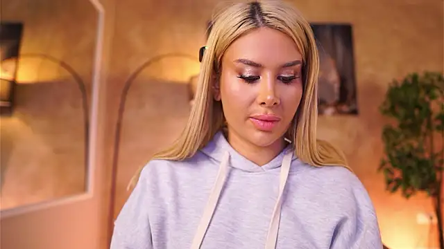 Snapshot of EvaZane chatting on February 2026 09:15:02 PM EvaZane online show from February 2026 09:15:02 PM