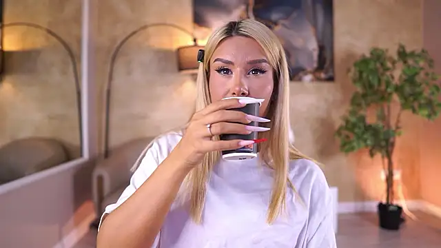 Snapshot of EvaZane chatting on March 2026 08:48:02 PM EvaZane online show from March 2026 08:48:02 PM