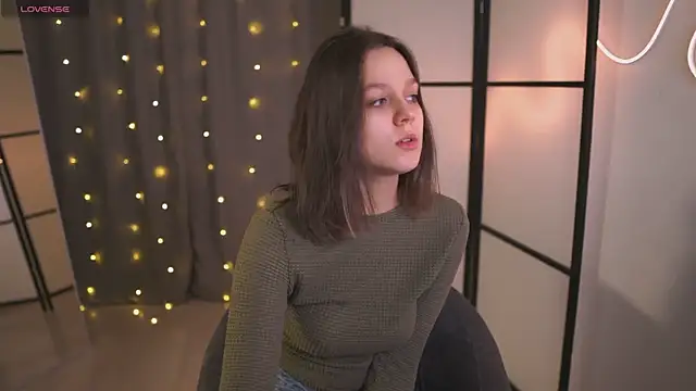 Addelin Moon online show from January 2025 05:07:02 PM