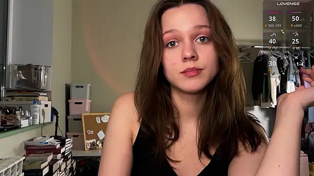 Addelin Moon online show from November 2025 05:36:02 PM