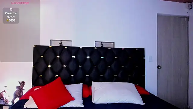 charlottemeyerr online show from December 2024 06:09:01 PM