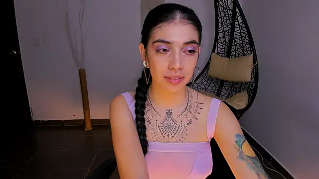 Snapshot of Nina-monroe chatting on January 2025 12:35:02 AM Nina-monroe online show from January 2025 12:35:02 AM