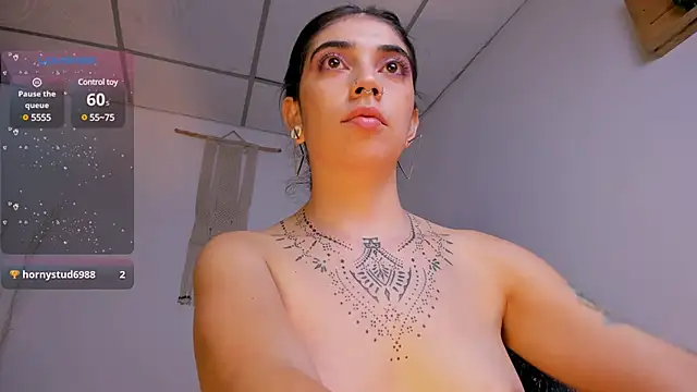 Snapshot of Nina-monroe chatting on January 2025 04:17:01 PM Nina-monroe online show from January 2025 04:17:01 PM