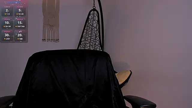 Snapshot of Nina-monroe chatting on February 2025 10:21:01 PM Nina-monroe online show from February 2025 10:21:01 PM