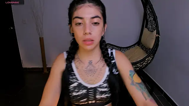 Snapshot of Nina-monroe chatting on March 2025 11:15:01 PM Nina-monroe online show from March 2025 11:15:01 PM