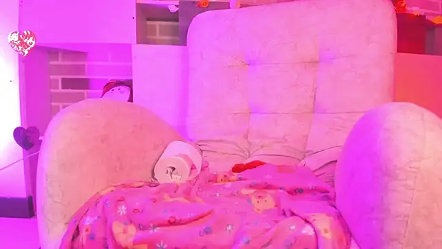 Rousse Collinss online show from February 2025 05:41:01 AM