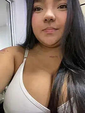 Snapshot of little_lissiee chatting on February 2026 12:26:02 AM little lissiee online show from February 2026 12:26:02 AM