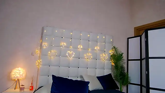 Snapshot of NicoleRosss chatting on January 2025 11:22:02 AM NicoleRosss online show from January 2025 11:22:02 AM