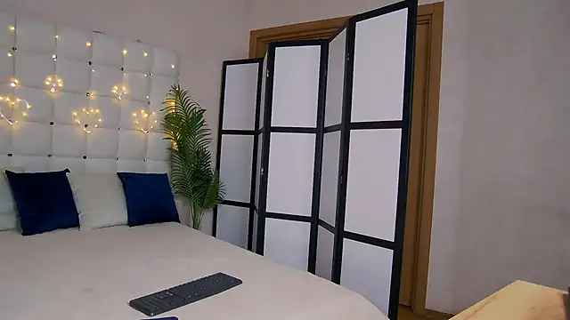 Snapshot of NicoleRosss chatting on February 2025 10:03:02 AM NicoleRosss online show from February 2025 10:03:02 AM