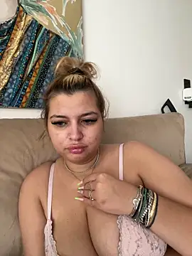 AllysonK online show from June 2026 12:22:01 PM