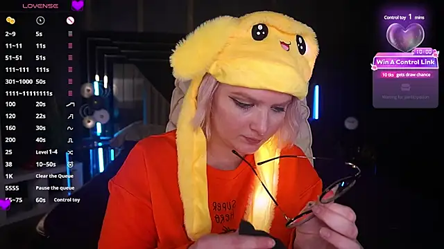 Snapshot of CoolTatis chatting on January 2025 09:20:01 PM CoolTatis online show from January 2025 09:20:01 PM