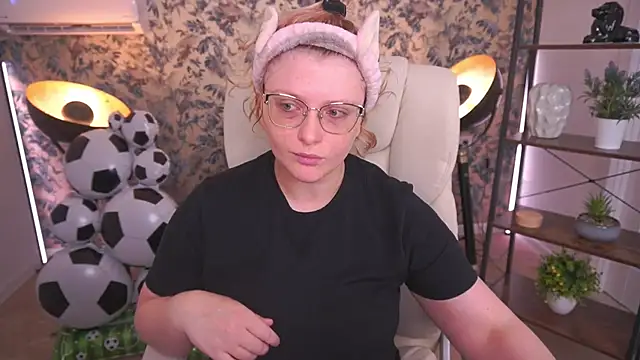 CoolTatis online show from July 2026 01:03:01 PM