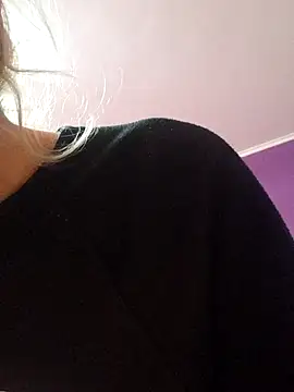 Snapshot of BritneyHudson chatting on October 2025 03:46:02 PM BritneyHudson online show from October 2025 03:46:02 PM