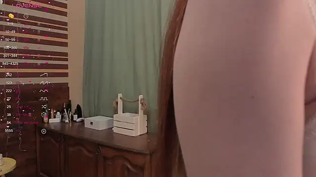 MilanaMua online show from February 2026 08:19:02 AM