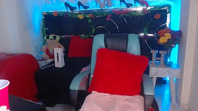 Snapshot of red_moon_2 chatting on January 2025 10:02:01 PM red moon 2 online show from January 2025 10:02:01 PM