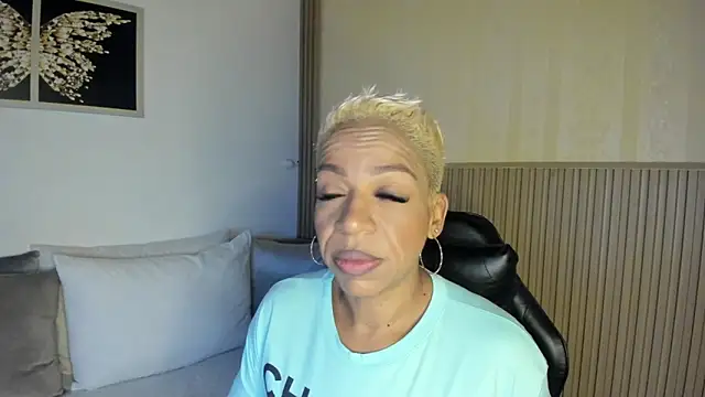 summer night  online show from December 2025 12:32:01 PM