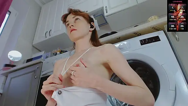 Amina Barbarian online show from September 2025 04:41:01 PM