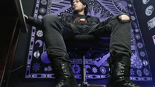 Dicaprioo  online show from February 2025 04:59:02 PM