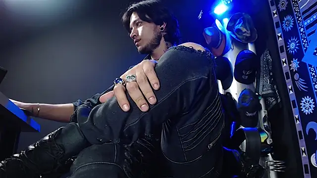 Dicaprioo  online show from March 2025 09:48:01 PM