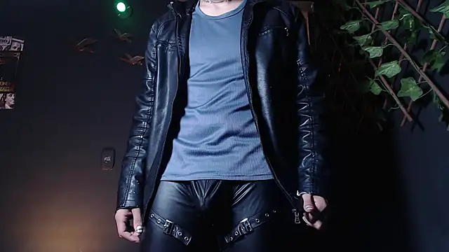 Dicaprioo  online show from October 2025 10:43:02 PM