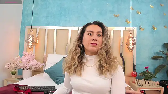 RubbyTaylor online show from April 2026 02:33:01 PM
