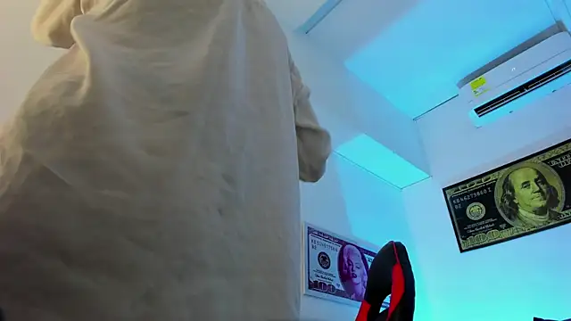 Elsalombardi  online show from January 2025 12:05:02 PM