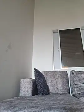 Snapshot of AllyTell chatting on November 2025 01:13:02 PM AllyTell online show from November 2025 01:13:02 PM