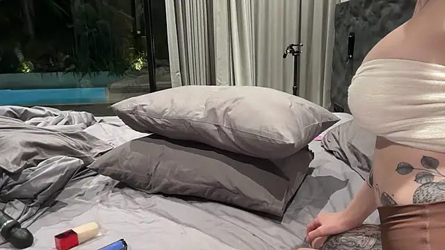 Snapshot of Golden_Aline chatting on December 2025 12:45:02 PM Golden Aline online show from December 2025 12:45:02 PM