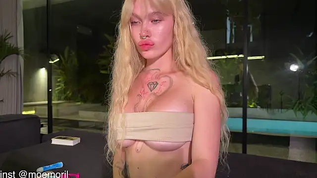 Snapshot of Golden_Aline chatting on February 2026 03:00:02 PM Golden Aline online show from February 2026 03:00:02 PM