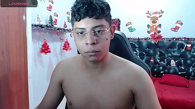 Snapshot of Wiiliam_20 chatting on December 2024 02:44:01 PM Wiiliam 20 online show from December 2024 02:44:01 PM