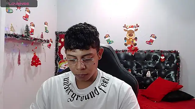 Snapshot of Wiiliam_20 chatting on December 2024 04:21:02 PM Wiiliam 20 online show from December 2024 04:21:02 PM