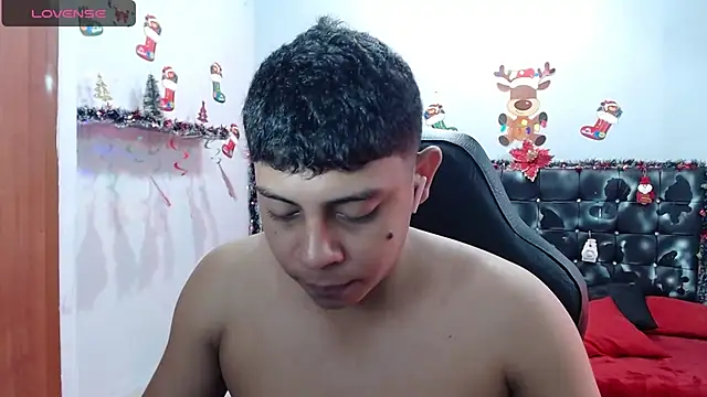 Snapshot of Wiiliam_20 chatting on December 2024 02:28:02 PM Wiiliam 20 online show from December 2024 02:28:02 PM