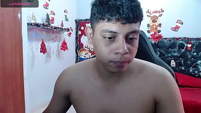 Snapshot of Wiiliam_20 chatting on December 2024 03:48:02 PM Wiiliam 20 online show from December 2024 03:48:02 PM