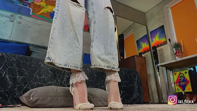 Snapshot of izi-fox chatting on February 2026 04:43:01 PM izi-fox online show from February 2026 04:43:01 PM