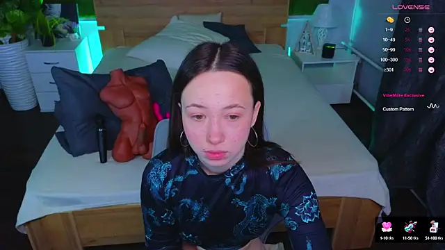 Hayle Hill online show from December 2024 04:51:02 AM