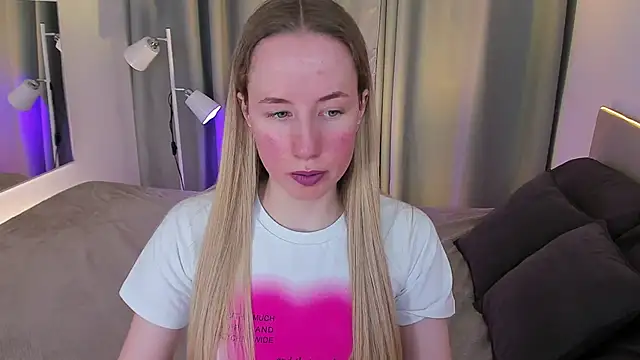 Snapshot of Cassie_Kelman chatting on January 2025 08:53:01 PM Cassie Kelman online show from January 2025 08:53:01 PM