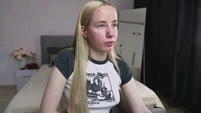 Snapshot of Cassie_Kelman chatting on November 2025 09:13:01 PM Cassie Kelman online show from November 2025 09:13:01 PM