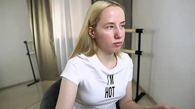 Snapshot of Cassie_Kelman chatting on November 2025 09:20:01 PM Cassie Kelman online show from November 2025 09:20:01 PM