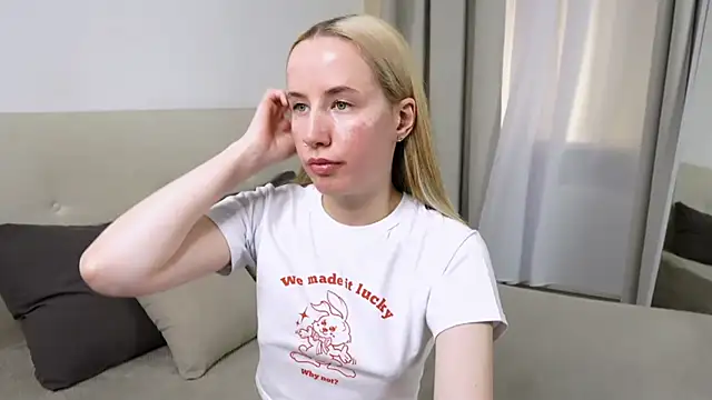 Snapshot of Cassie_Kelman chatting on December 2025 09:54:02 PM Cassie Kelman online show from December 2025 09:54:02 PM