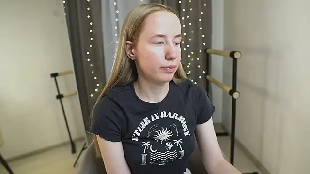 Snapshot of Cassie_Kelman chatting on December 2025 08:38:02 PM Cassie Kelman online show from December 2025 08:38:02 PM