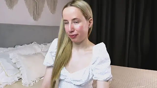 Cassie Kelman online show from April 2026 09:27:01 PM