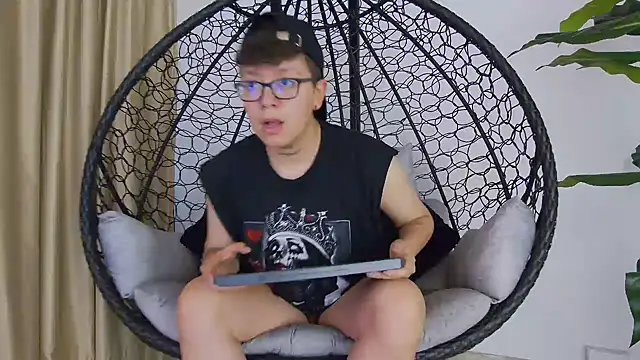 alex noa online show from October 2025 07:16:01 PM