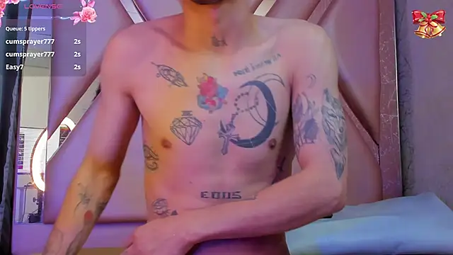 Snapshot of kendalltaylorr chatting on December 2024 08:37:02 AM kendalltaylorr online show from December 2024 08:37:02 AM