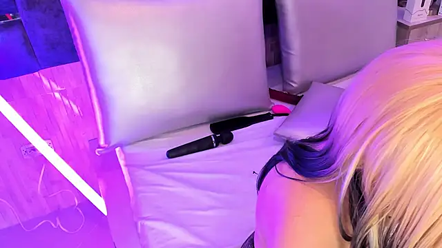 Charlotte Myers online show from January 2025 03:11:01 PM